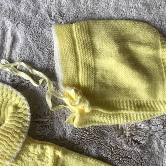 Turbo 3 Pc Knit Baby Sweater, Bonnet & Sock Set - Picture 3 of 7